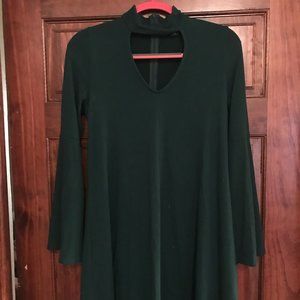 Emerald green Karen Kane shift dress with bell sleeves and collar detail size M